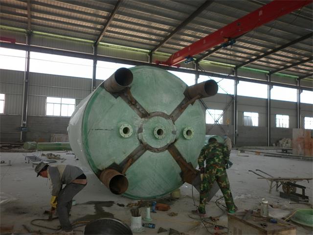 濰坊玻璃鋼立式儲(chǔ)罐，化工儲(chǔ)罐，鹽酸儲(chǔ)罐。